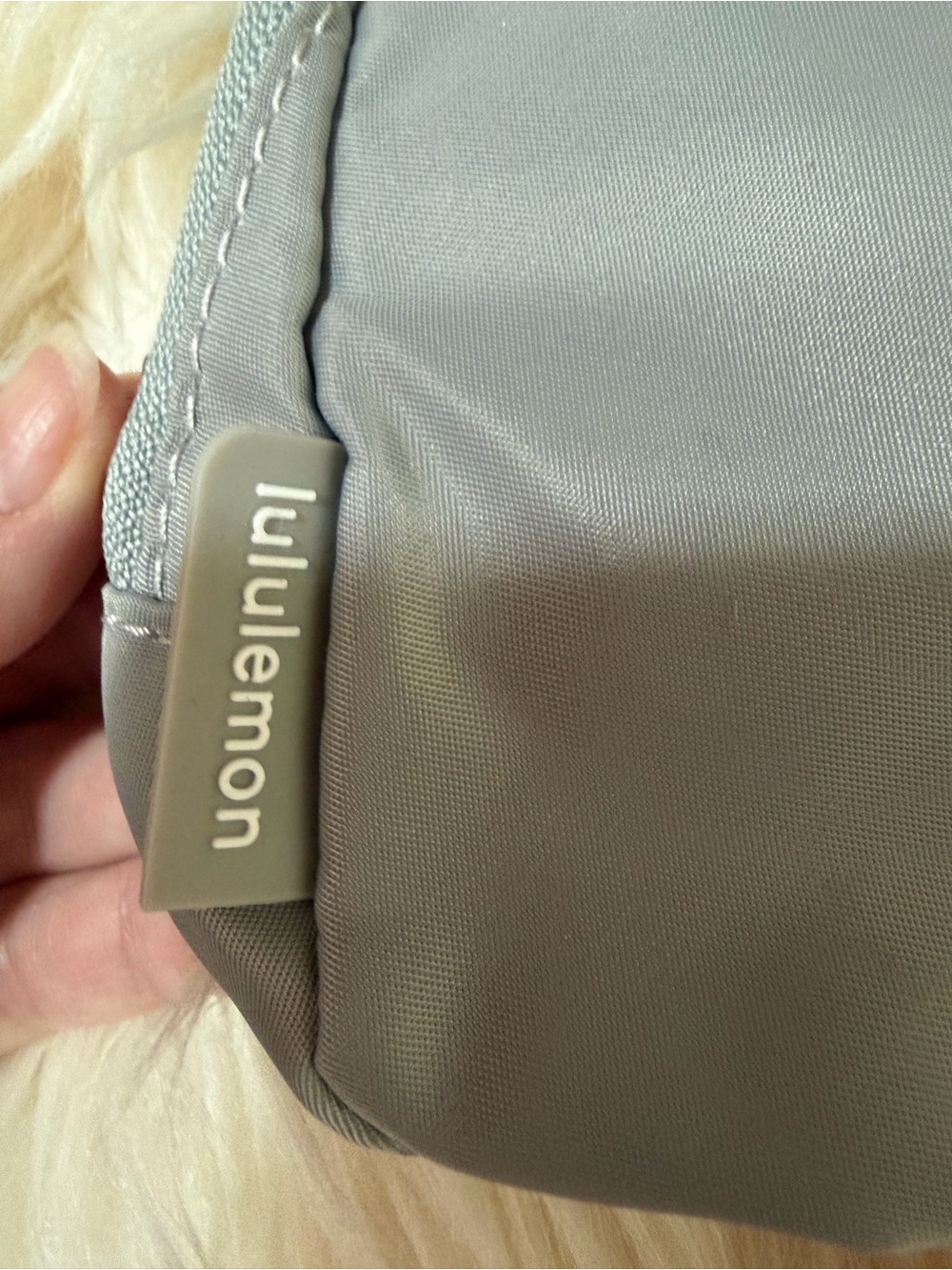 Lululemon everywhere belt Bag new - Picture 4 of 6
